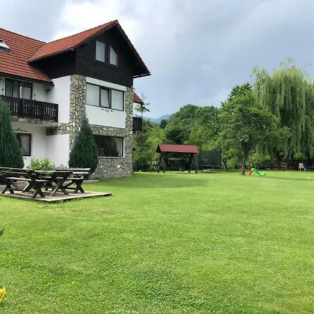 ゲストハウス Garden Retreat (adults Only) 4*